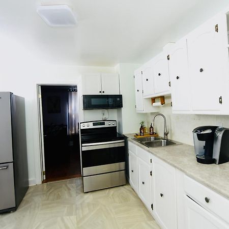 Prime Location Duo Nest & Rest Apartment Кингстън Екстериор снимка