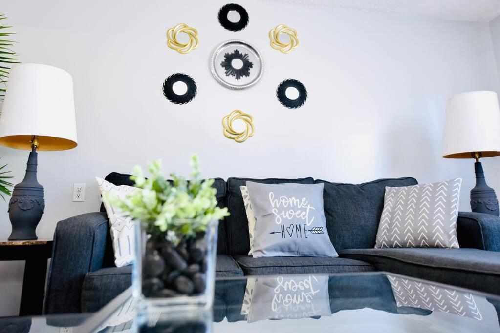 Prime Location Duo Nest & Rest Apartment Кингстън Екстериор снимка