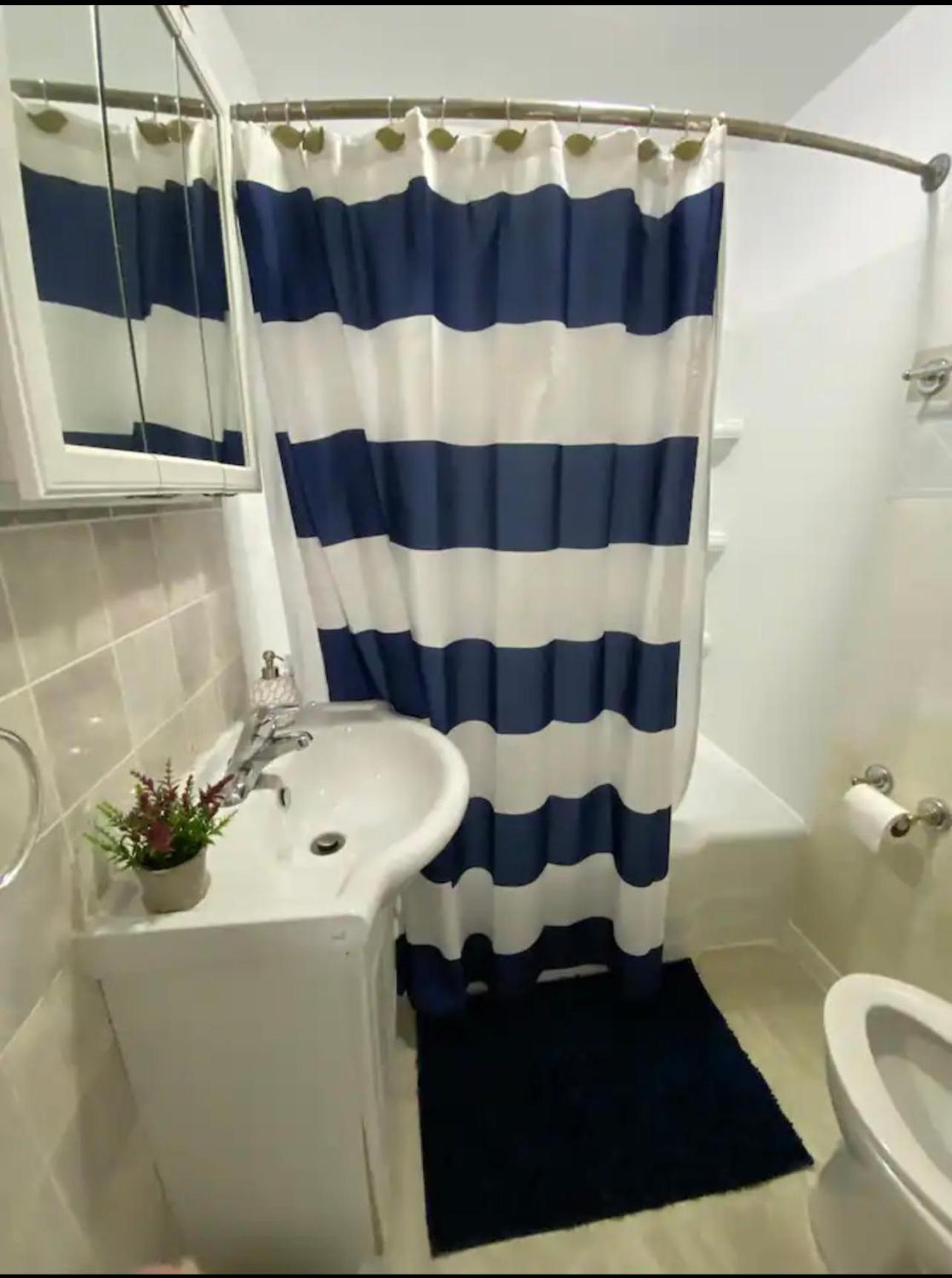 Prime Location Duo Nest & Rest Apartment Кингстън Екстериор снимка